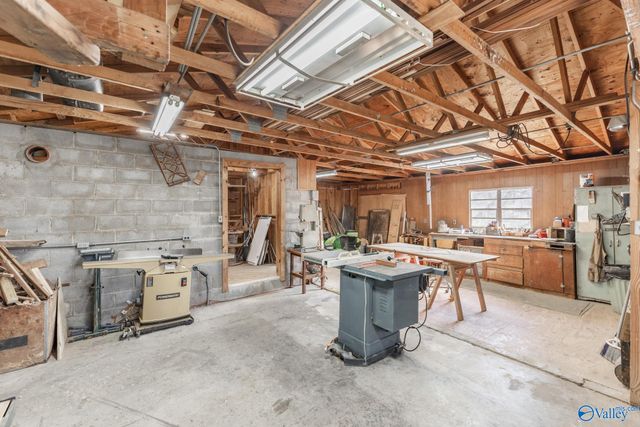 1115 Mckinley Avenue NE, Huntsville, AL 35801