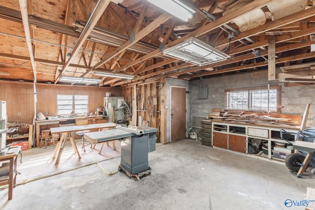 1115 Mckinley Avenue NE, Huntsville, AL 35801