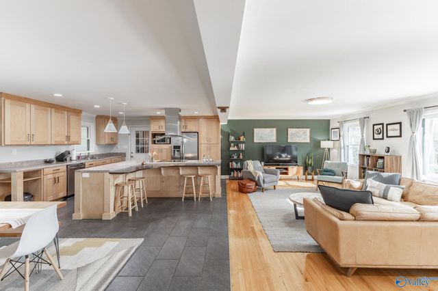 1115 Mckinley Avenue NE, Huntsville, AL 35801