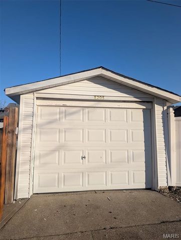 5205 S Kingshighway Boulevard, St Louis, MO 63109