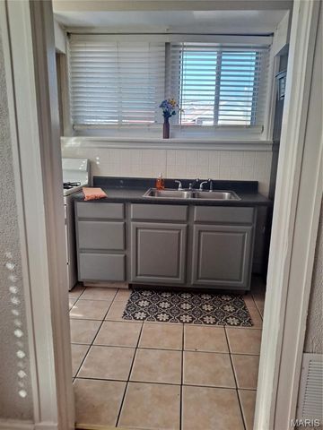 5205 S Kingshighway Boulevard, St Louis, MO 63109