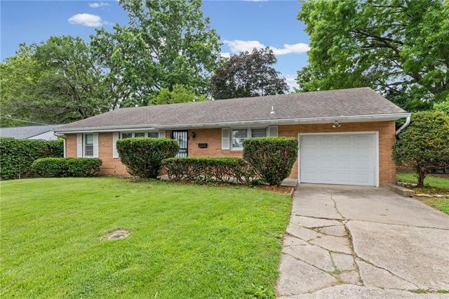 909 E Lexington Avenue, Independence, MO 64050