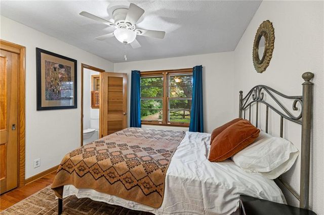 909 E Lexington Avenue, Independence, MO 64050