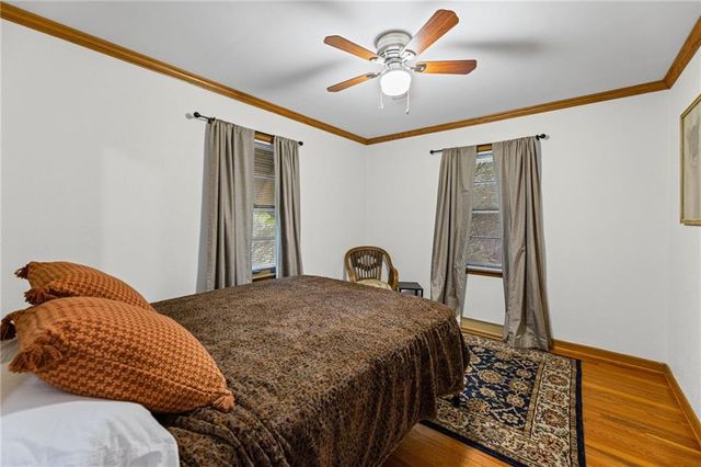 909 E Lexington Avenue, Independence, MO 64050