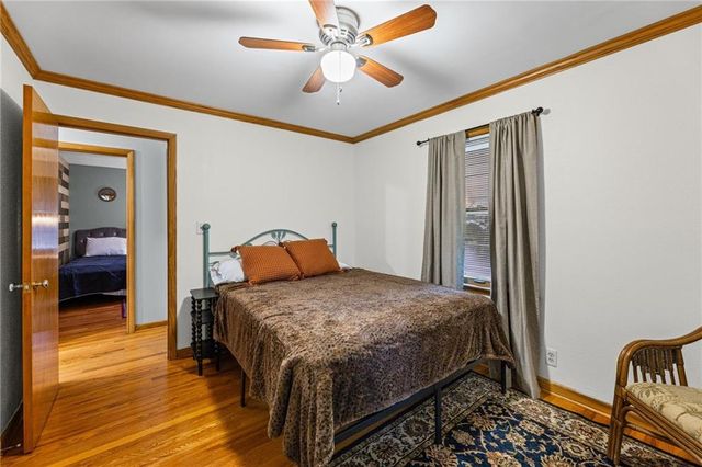 909 E Lexington Avenue, Independence, MO 64050