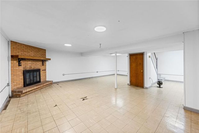909 E Lexington Avenue, Independence, MO 64050