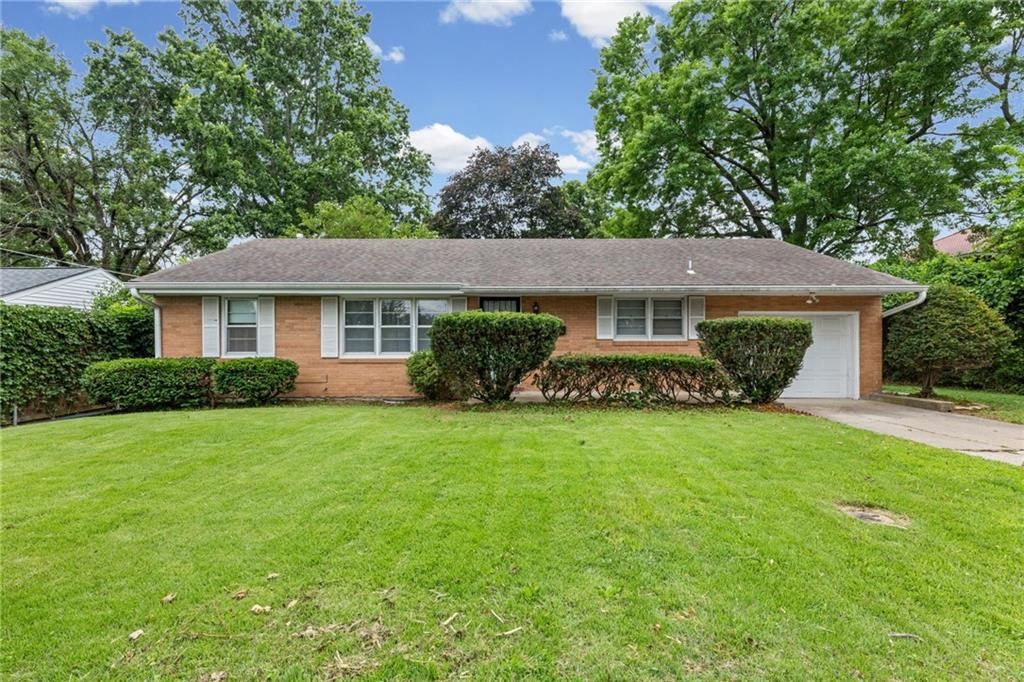 909 E Lexington Avenue, Independence, MO 64050