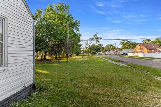 7415 Plainview Avenue, Detroit, MI 48228