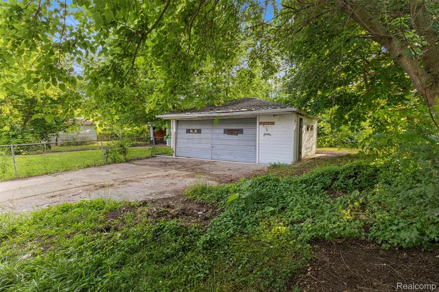 7415 Plainview Avenue, Detroit, MI 48228