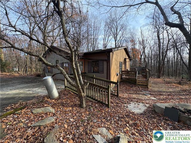 1433 Deerpath Drive, Lehigh Twp, PA 18088