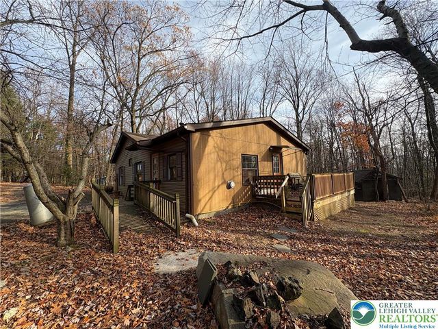 1433 Deerpath Drive, Lehigh Twp, PA 18088