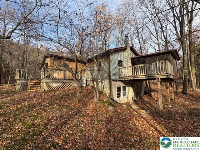 1433 Deerpath Drive, Lehigh Twp, PA 18088