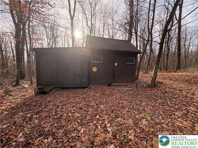 1433 Deerpath Drive, Lehigh Twp, PA 18088