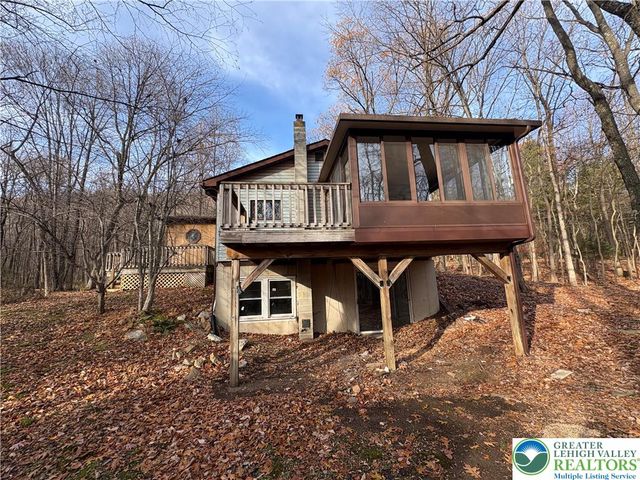 1433 Deerpath Drive, Lehigh Twp, PA 18088