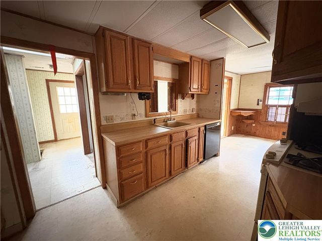 1433 Deerpath Drive, Lehigh Twp, PA 18088