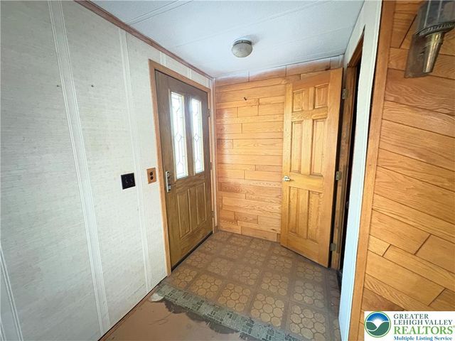 1433 Deerpath Drive, Lehigh Twp, PA 18088