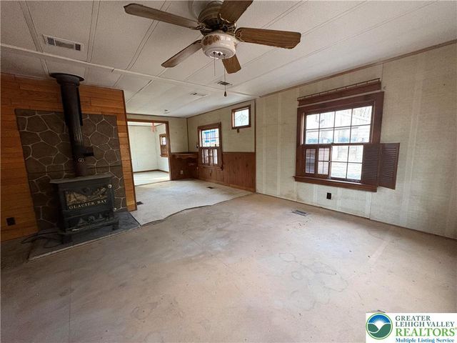 1433 Deerpath Drive, Lehigh Twp, PA 18088