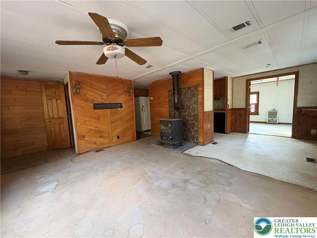 1433 Deerpath Drive, Lehigh Twp, PA 18088