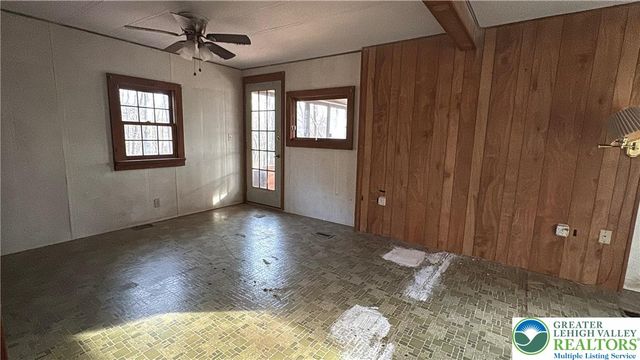 1433 Deerpath Drive, Lehigh Twp, PA 18088