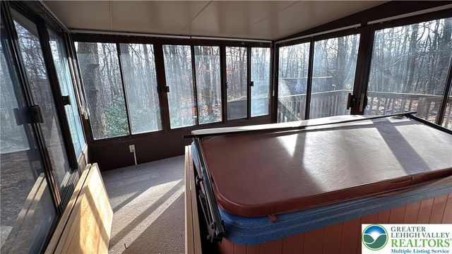 1433 Deerpath Drive, Lehigh Twp, PA 18088