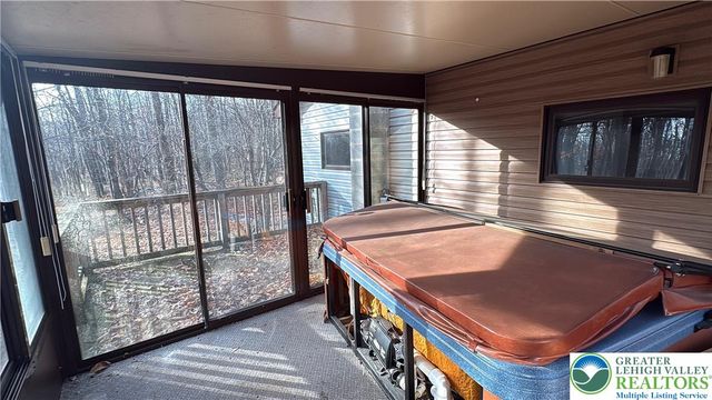 1433 Deerpath Drive, Lehigh Twp, PA 18088