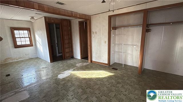 1433 Deerpath Drive, Lehigh Twp, PA 18088