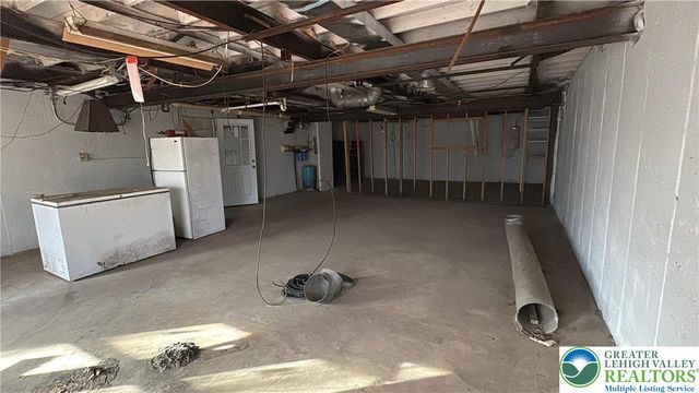 1433 Deerpath Drive, Lehigh Twp, PA 18088