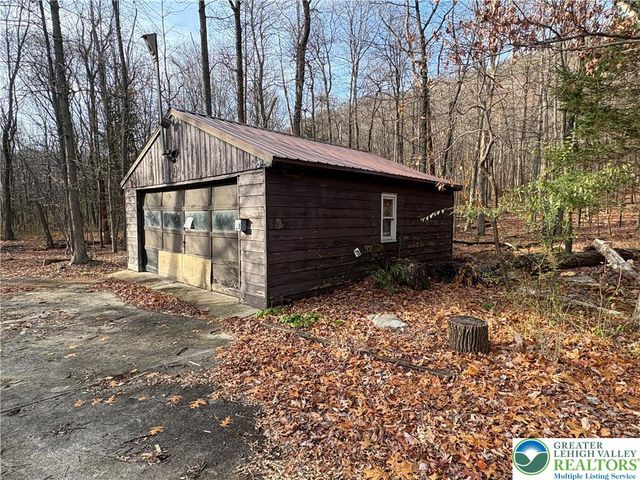 1433 Deerpath Drive, Lehigh Twp, PA 18088