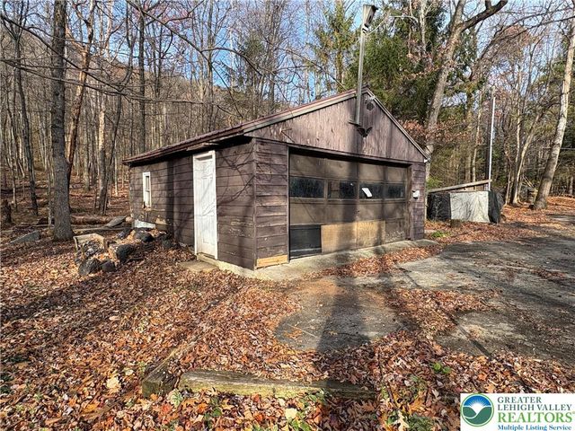 1433 Deerpath Drive, Lehigh Twp, PA 18088