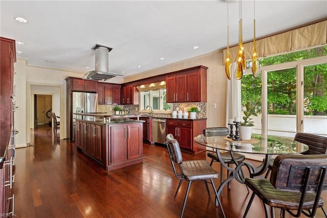 924 Enfield CHSE, Virginia Beach, VA 23452