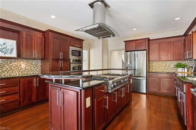 924 Enfield CHSE, Virginia Beach, VA 23452