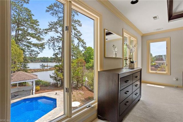 924 Enfield CHSE, Virginia Beach, VA 23452