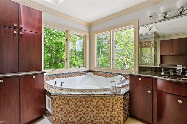 924 Enfield CHSE, Virginia Beach, VA 23452