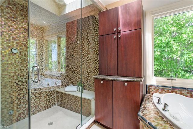 924 Enfield CHSE, Virginia Beach, VA 23452