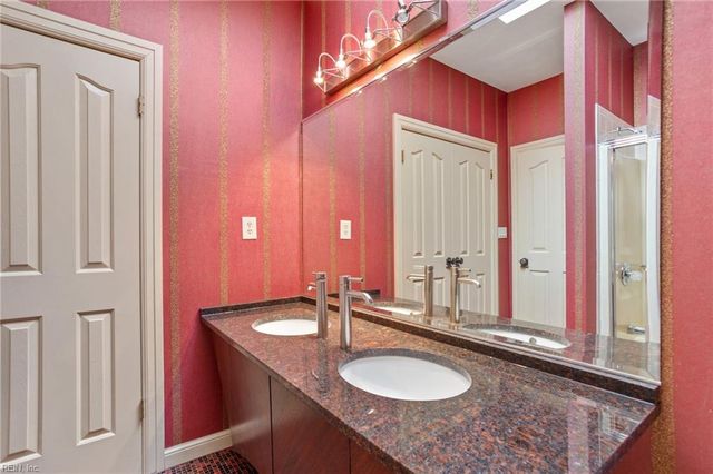 924 Enfield CHSE, Virginia Beach, VA 23452