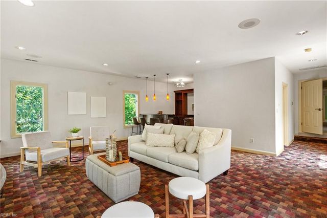 924 Enfield CHSE, Virginia Beach, VA 23452