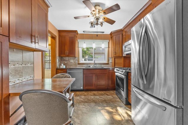 4107 Graceland BOULEVARD, Racine, WI 53405