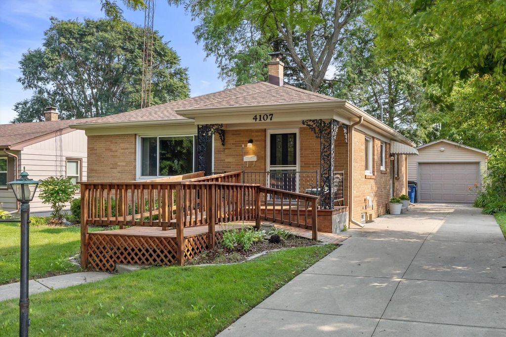 4107 Graceland BOULEVARD, Racine, WI 53405