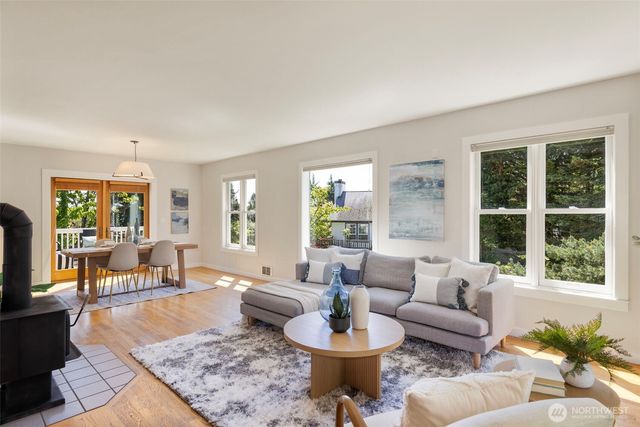 355 21st Street, Port Townsend, WA 98368