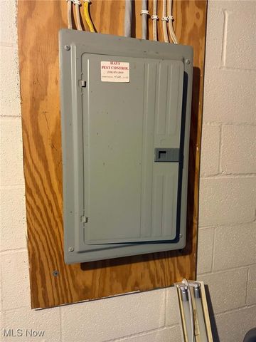 1461 Brookridge Avenue, Louisville, OH 44641