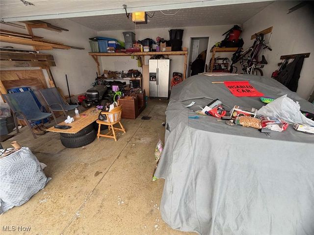 1461 Brookridge Avenue, Louisville, OH 44641