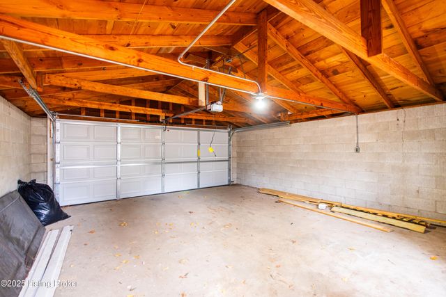 4608 S 1st St, Louisville, KY 40214