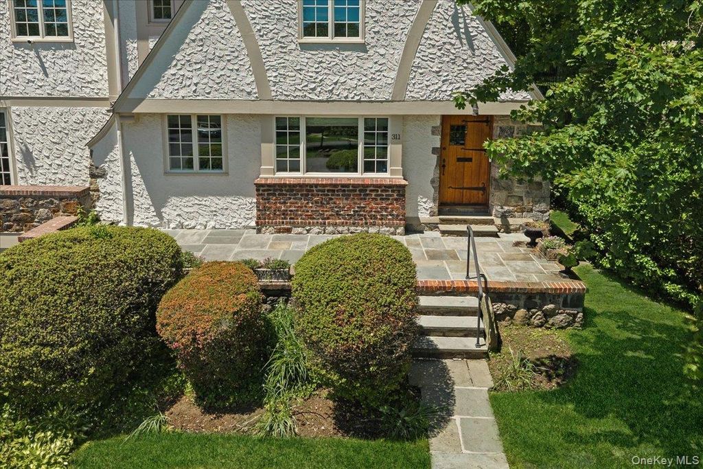 311 Lyncroft Road, New Rochelle, NY 10804 — photo 4