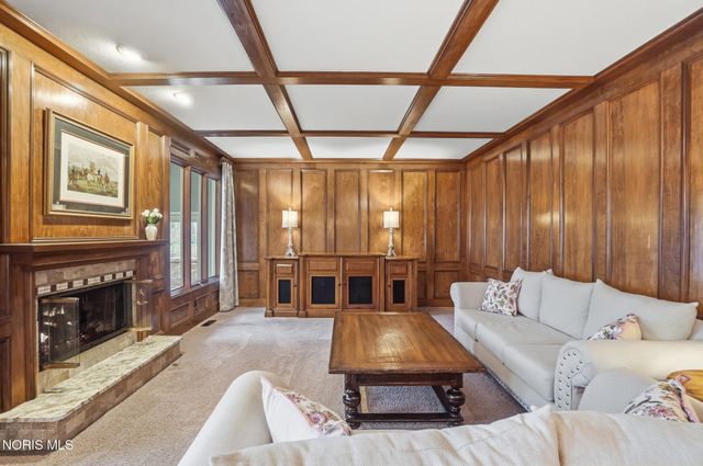 26334 Carrington Boulevard, Perrysburg, OH 43551