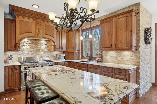 26334 Carrington Boulevard, Perrysburg, OH 43551