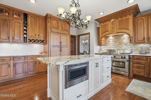 26334 Carrington Boulevard, Perrysburg, OH 43551