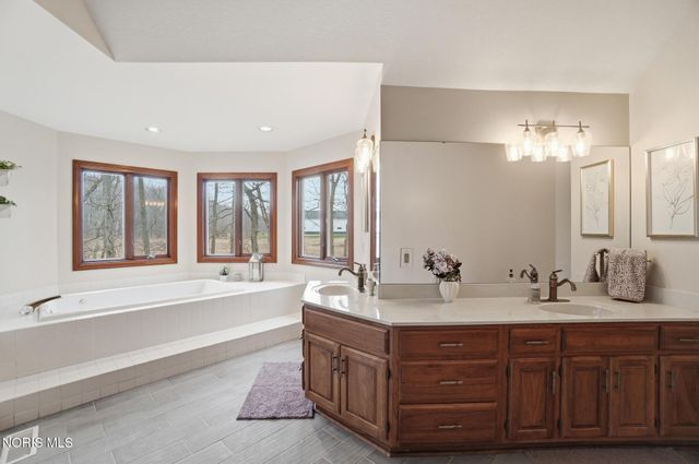 26334 Carrington Boulevard, Perrysburg, OH 43551