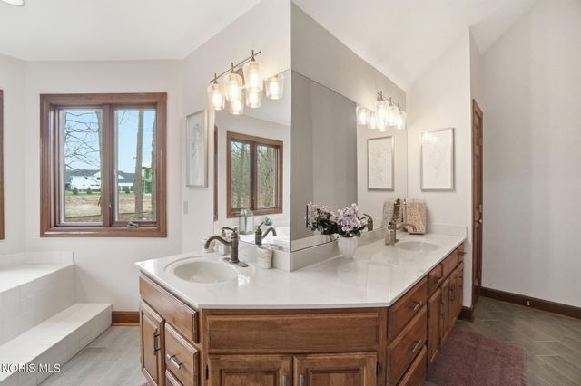 26334 Carrington Boulevard, Perrysburg, OH 43551