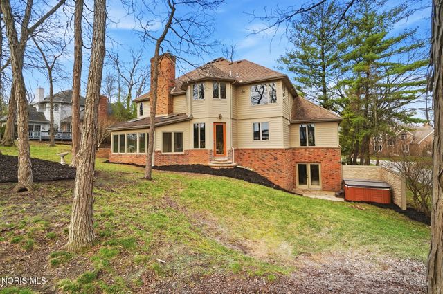 26334 Carrington Boulevard, Perrysburg, OH 43551