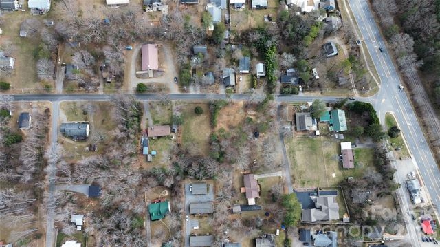 109 W College Street, Black Mountain, NC 28711